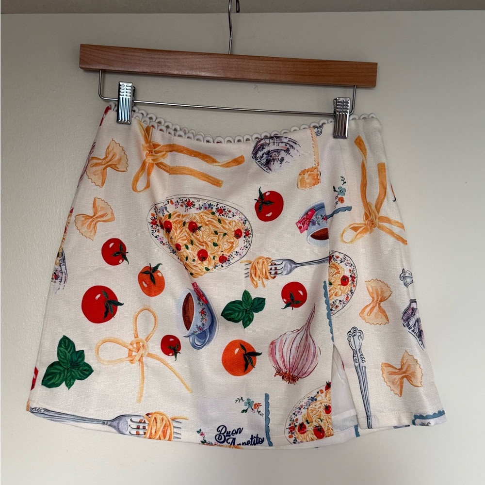 Lulu's Cream Mini Skirt with Red Tomato & Green Basil Print
